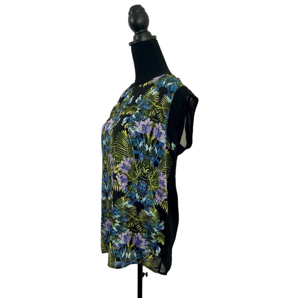 Worn very few times. Condition is like new. - Picture 2 of 5